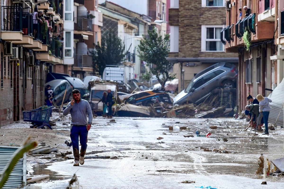 Inondations en Espagne : encore "des dizaines et des dizaines de ...