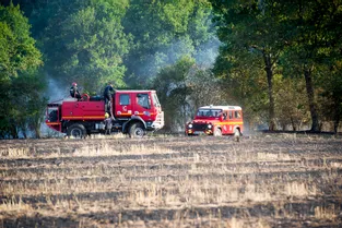 Trois hectares de chaumes et de broussailles en feu à Commentry