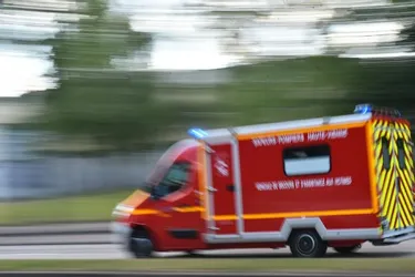 Un scootériste dans un état grave après une chute à Saint-Germain-Lembron (Puy-de-Dôme)