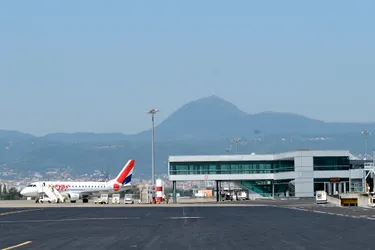 L'aéroport de Clermont investit plusieurs millions d'euros pour baliser la piste