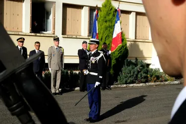 Le commandant Renaud Garcin officiellement installé dans ses nouvelles fonctions à Issoire (Puy-de-Dôme)