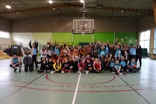 Le sport réunit les lycéens et les résidents du Foyer de Ceyran