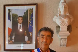 Bernard Tourand conserve son écharpe de maire à Chambonchard (Creuse)