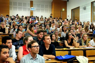 Hausse des frais d'inscription pour les étudiants étrangers à l'Université Clermont Auvergne : « Une annonce ridicule et contradictoire »