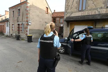 Une femme sauvée par des voisins après avoir été agressée au couteau par son compagnon à Saint-Dizier-les-Domaines (Creuse)
