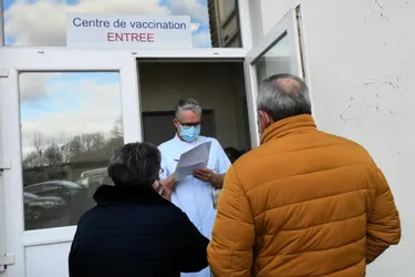 De nouveaux créneaux de vaccination s'ouvrent en Creuse pour les plus de 75 ans et plus de 50 ans présentant des comorbidités