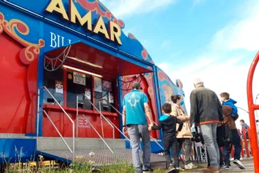 Implanté sans autorisation à Cusset (Allier), le cirque Amar s'est finalement mis en règle et à ouvert ses portes au public