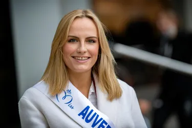 Anaïs Werestchack profite de l'écharpe de Miss Auvergne pour promouvoir le don du sang