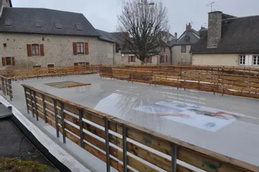 La patinoire temporaire d'Ussel (Corrèze) s'installe place Verdun