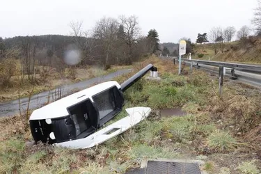 Réputé plus robuste, le radar tourelle de Fix-Saint-Geneys en Haute-Loire est tombé