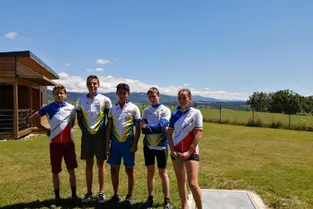 Des cyclotouristes champions de France