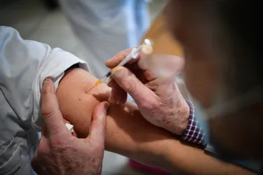 De la fabrication à l'injection : quel est le parcours des vaccins contre le Covid-19 ?