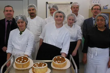 Huit futurs cuisiniers de 19 à 50 ans ont leur CAP en vue au collège Pierre Mendès France