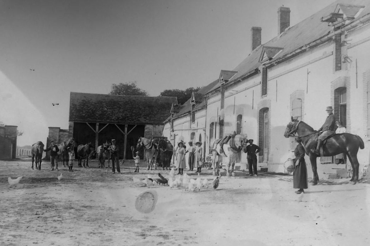 SAINT MAURICE AUX RICHES HOMMES. Quand les prêtres restauraient leurs