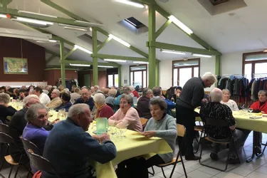 Une centaine de convives ont partagé le repas du CCAS