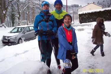 Les membres de Vie et Montagnes au trail hivernal du Haut-Cantal