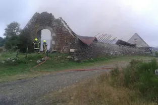Une maison prend feu à Trizac (Cantal) : l’hypothèse de la foudre avancée