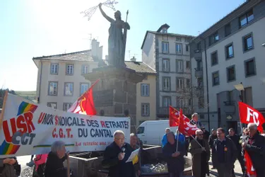 130 personnes mobilisées pour la défense des retraites, ce matin, place des Droits de l'Homme à Aurillac