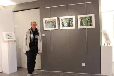 Denis Bi-Assira expose ses peintures
