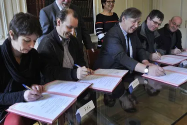 Signature d’un protocole d’accord entre la mairie et les syndicats