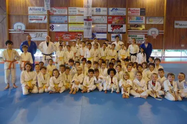 Huit clubs invités à un après-midi judo