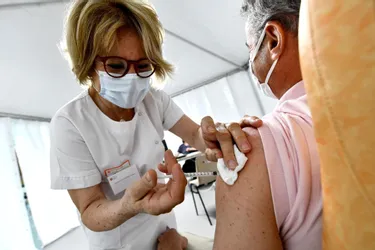 De la pénurie de flacons à la pénurie de candidats, retour sur neuf mois de vaccination en Corrèze