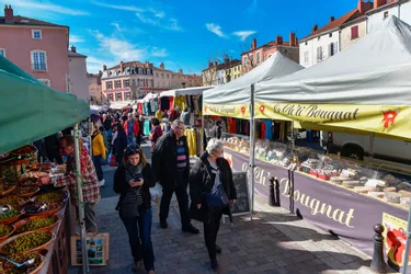 Le marché d'Issoire de retour ce samedi 11 avril place de la République : toutes les infos pratiques