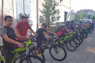 Des vélos offerts à deux jeunes de Saint-Eloy-les-Mines (Puy-de-Dôme)