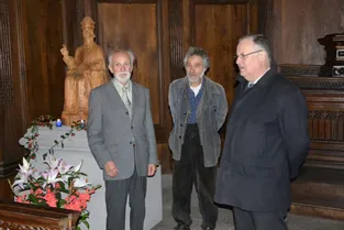 Hier, était inaugurée officiellement la statue de bois qui trône en majesté au fond de l’église
