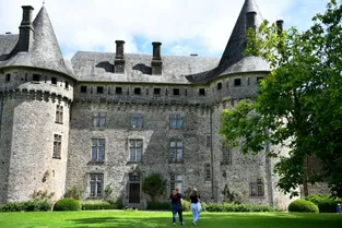 Les cinq immanquables à (re)découvrir au château de Pompadour (Corrèze)