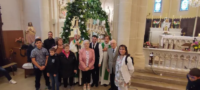 COURZIEU. Exceptionnelle bénédiction des cloches - Le Pays Roannais