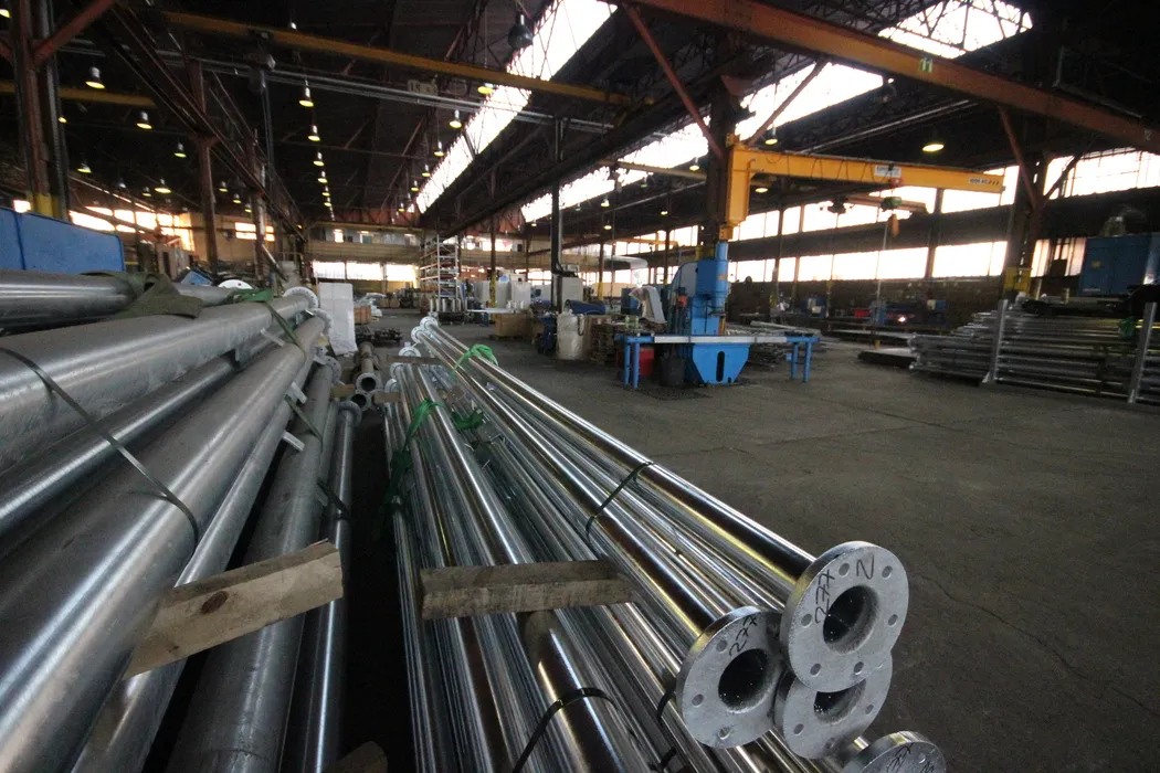 À Sainte-Florine (Haute-Loire), Inframet, qui fabrique des pylônes de ...