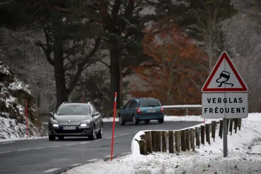 La neige et le verglas rendent difficile la circulation en Auvergne et dans le Limousin