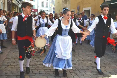 Le festival folklorique programme de grands moments festifs de janvier à juillet 2014