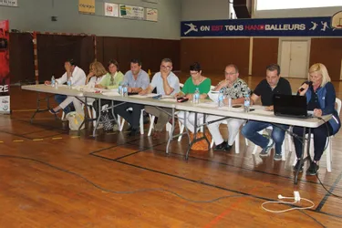 Réuni en assemblée générale, le handball club veut garder les pieds sur terre