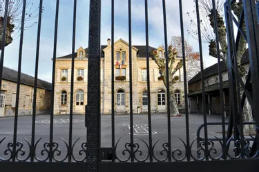 Les réactions du maire de Moulins, du président de l'Allier et du député de Moulins sur les fermetures des établissements scolaires en raison du coronavirus