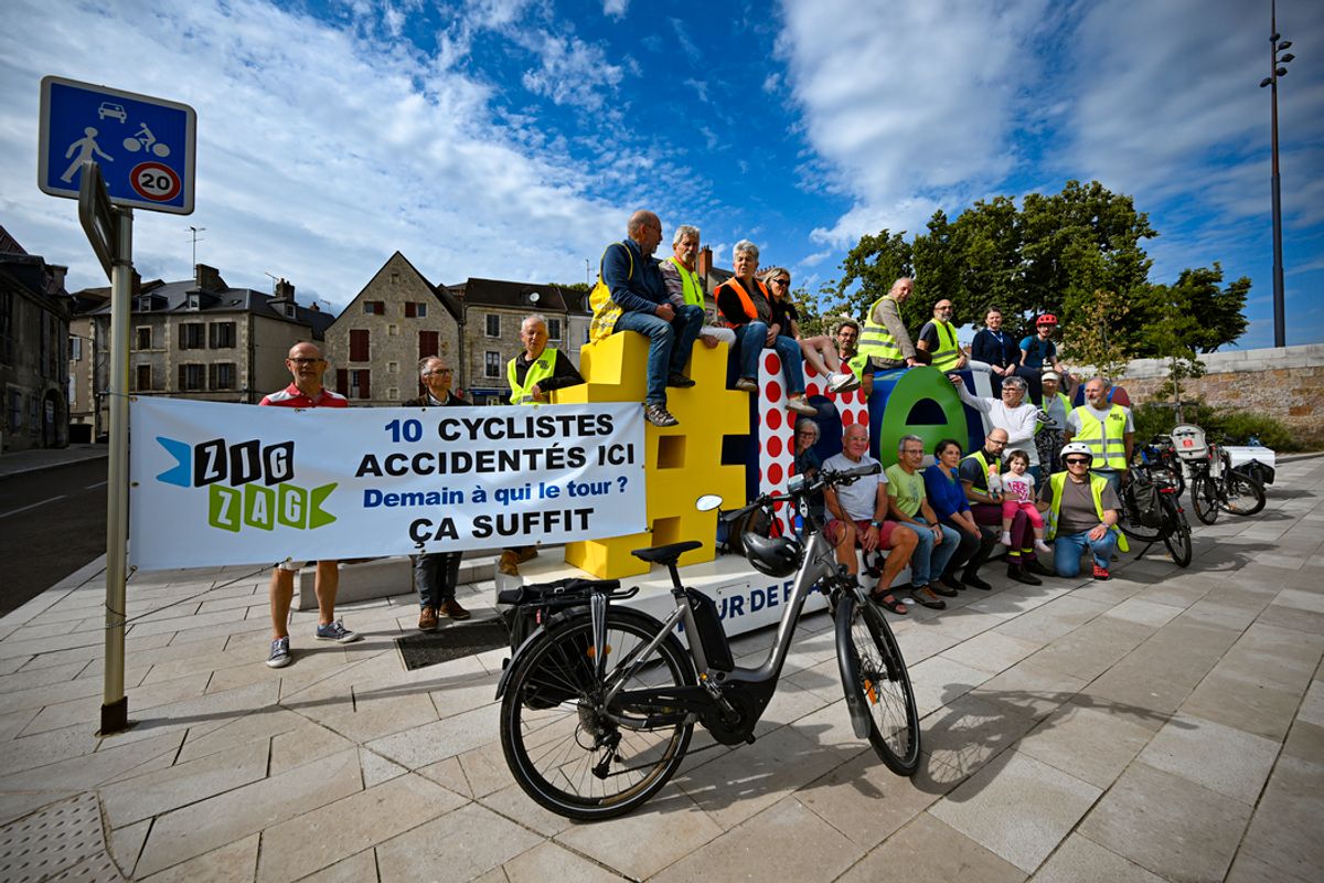 Zig Zag demande des aménagements place Mossé, à Nevers, pour la sécurité des cyclistes