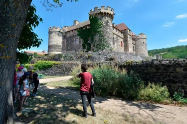 Le château de Saint-Saturnin (Puy-de-Dôme) très éprouvé par la crise sanitaire
