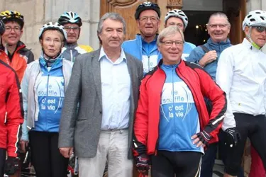 Partis de la Pointe du Raz le 7 septembre, les cyclistes ont fait escale au Puy-en-Velay