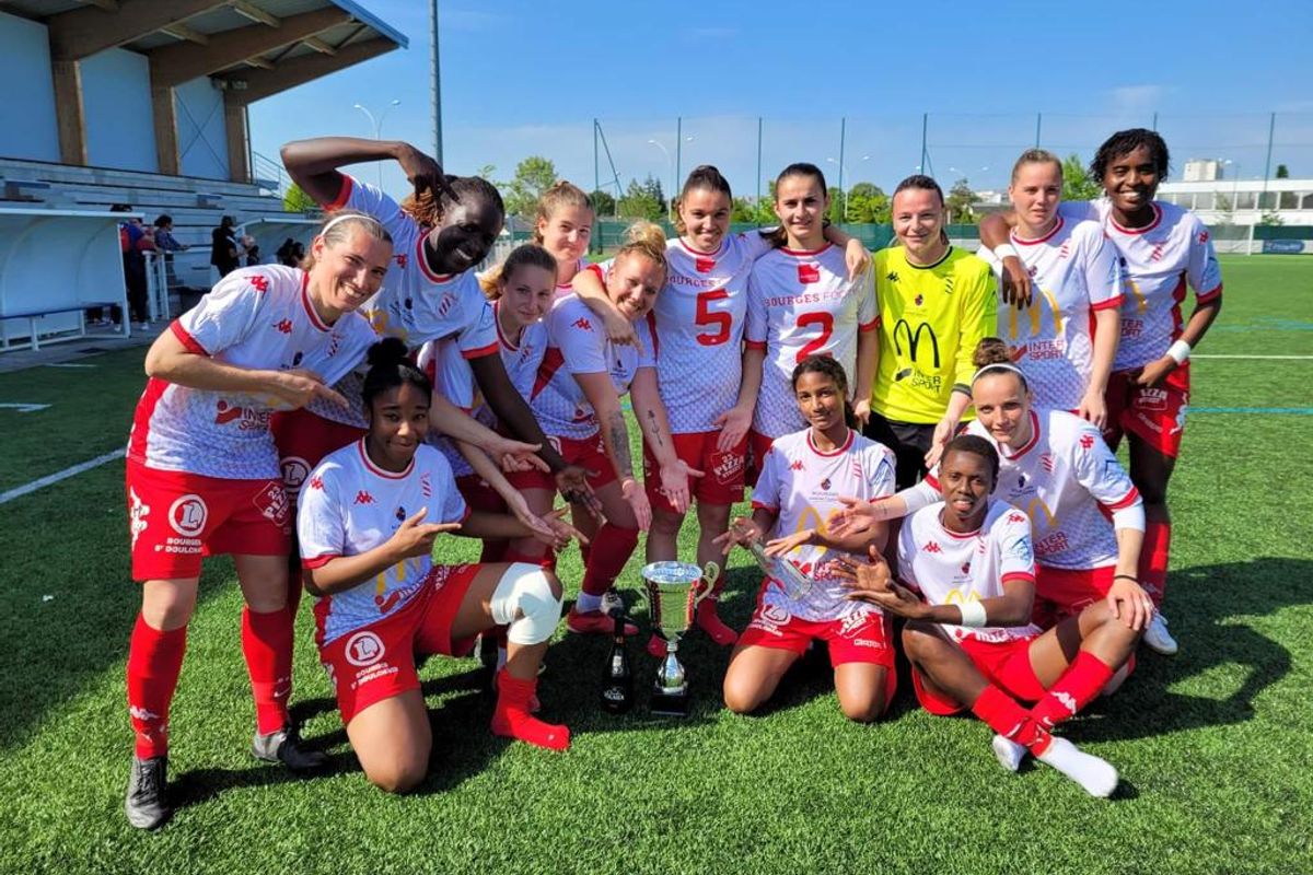 Championnes régionales, les filles du Bourges foot 18 offrent un ...
