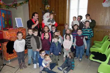 Magicien et Père Noël pour les enfants