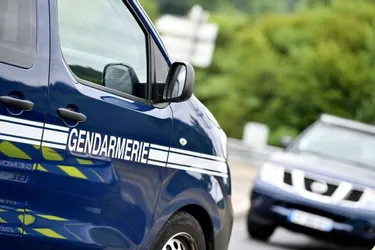 Quatre individus interpellés après un vol de voiture, des dégradations et des vols dans une dizaine de véhicules à Thiers (Puy-de-Dôme)