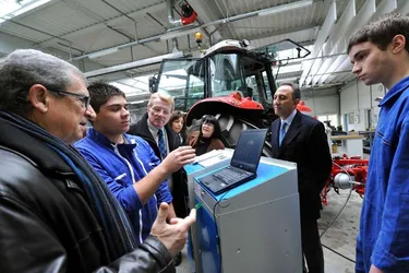 Le président de Région a inauguré hier les travaux de rénovation du lycée des métiers Gustave-Eiffel