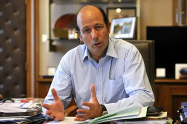 Louis Giscard d'Estaing "envisage" d'être candidat aux législatives en 2017