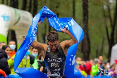 L'Issoirien Arthur Serrières s'est offert le titre de champion du monde de cross triathlon, ce dimanche