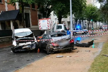 Vichy : le conducteur repart après la bagarre et percute une voiture