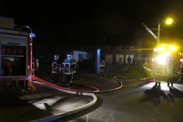 Incendie dans une maison : seul l'atelier attenant est intact