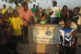 L’association H2O travaille entre la France et le Burkina, en coopération avec les habitants