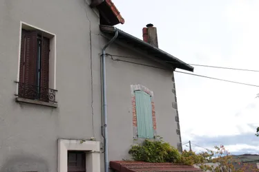 Des maisons fissurées à Aurillac après la sécheresse : « On voit le jour à l’intérieur… »