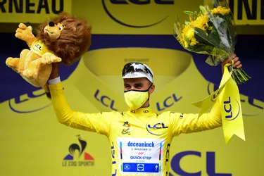 Tour de France : Julian Alaphilippe frappe un grand coup et s'empare déjà du maillot jaune !